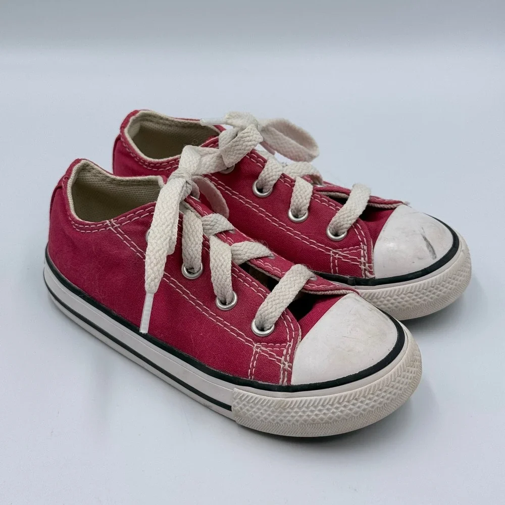Converse Chuck Taylor All Star Infant Size 8 Low Top Red Canvas Sneakers